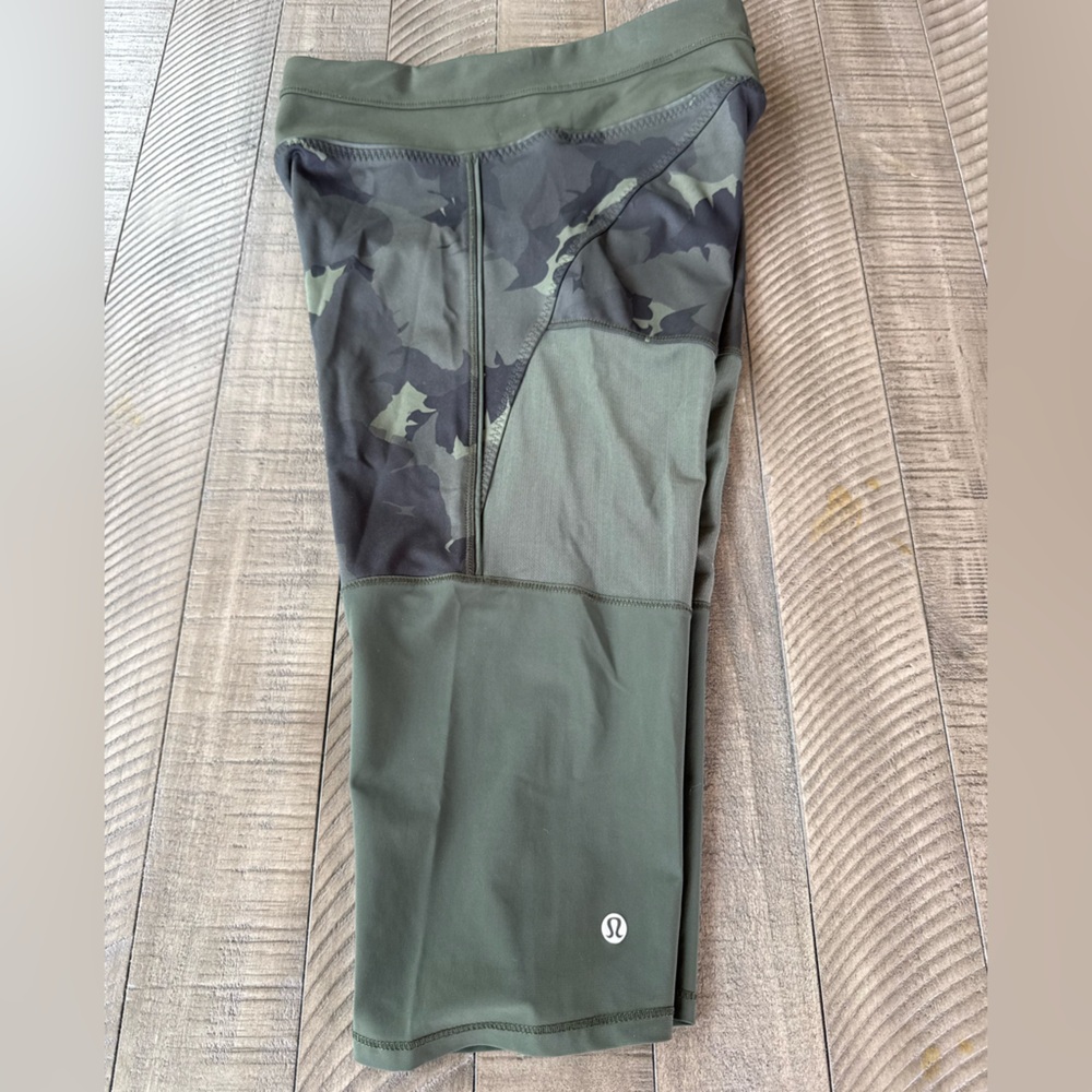 Lululemon Athletica Camo & Mesh Training Tough Crop Women’s Size 10